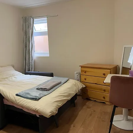 London Tottenham Homestay Exterior photo