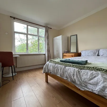 London Tottenham Homestay Exterior photo