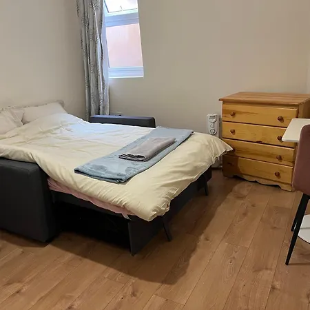 London Tottenham Homestay Exterior photo