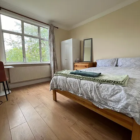 London Tottenham Homestay Exterior photo